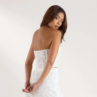 Lounge White In White