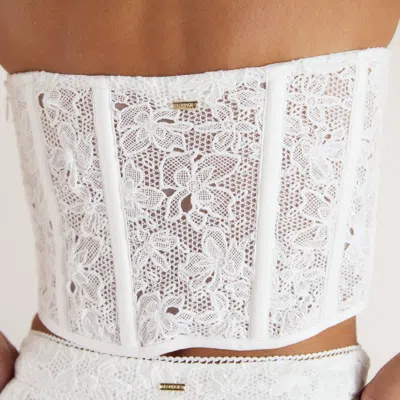 Lounge White In White