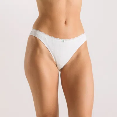 Lounge Cream In White