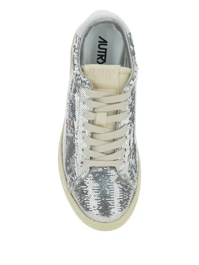 Autry Dallas Low Sparkling Sneakers In Silver And White Sequins Shoes In Silver