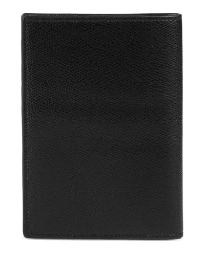 Doucal's Leather Passport Holder In Black