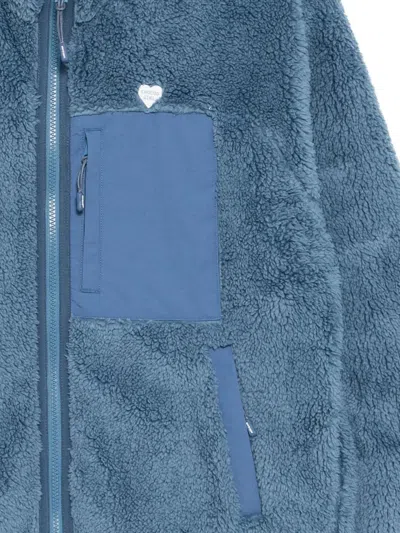 LOGO标牌抓绒夹克