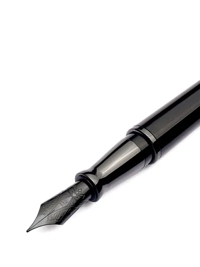 Pineider Avatar Ur Glossy Fountain Pen (14.8cm X 1.42cm) In Black