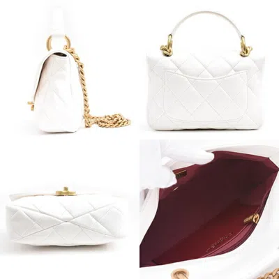 Pre-owned Chanel Matelasse White Leather Shoulder Bag ()