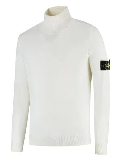 Stone Island Fitted Off-white Turtleneck Sweater With Logo Detail In White