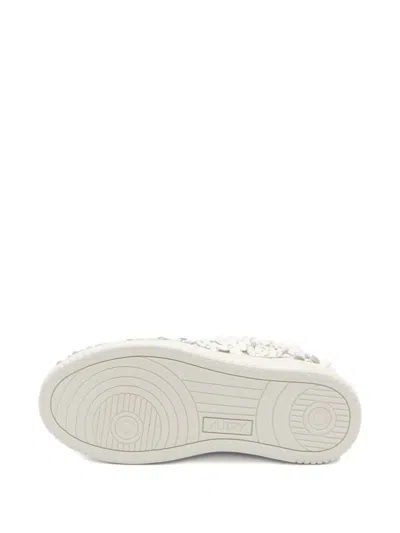 Autry Low-top Sneakers With Clean Silhouette And Rounded Toe In Yellow