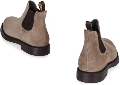 Doucal's Elastic-panel Suede Chelsea Boots In Nude