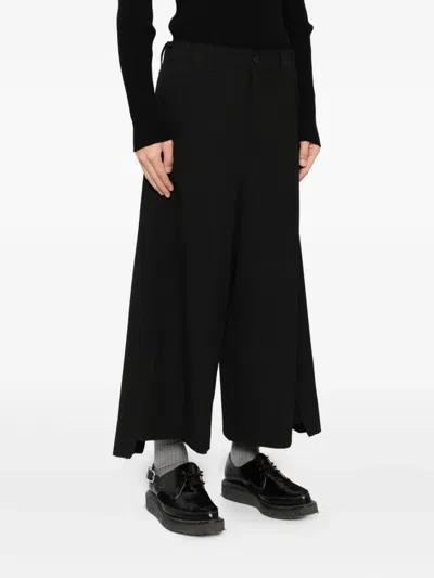 Songzio Distressed Cropped Trousers In Black