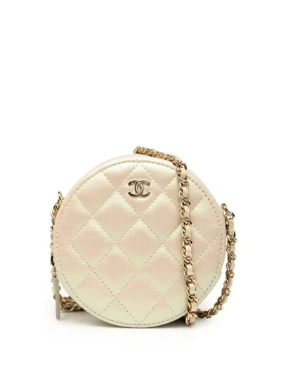 Pre-owned Chanel 2020 Iridescent Quilted Lambskin Round Clutch With Chain Crossbody Bag In White