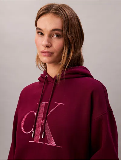 Calvin Klein Jeans Est.1978 Calvin Klein Women's Fleece Sequin Monogram Relaxed Hoodie In Burgundy