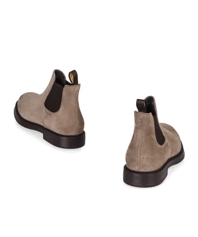 Doucal's Elastic-panel Suede Chelsea Boots In Brown