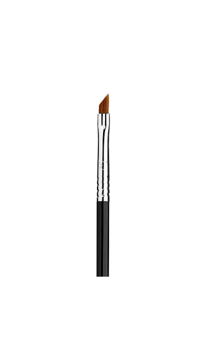 Sigma Beauty E06 Winged Liner Brush In Black