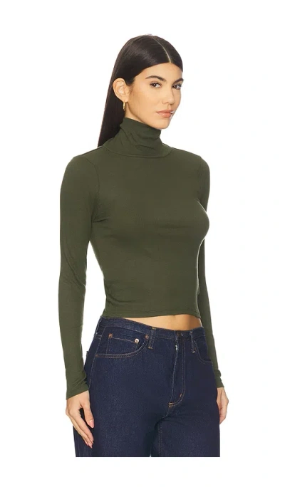 Bobi Crop Turtleneck Top In Green