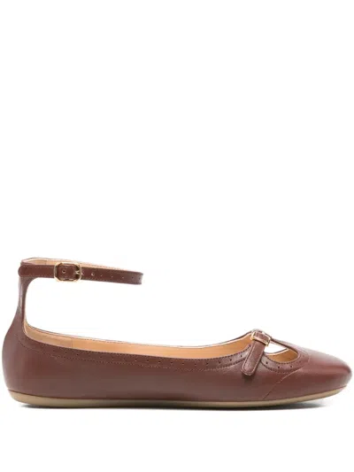 Chloé Flat Shoe With Burnished Look Made In Italy In Brown