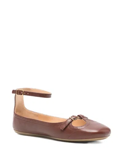 Chloé Flat Shoe With Burnished Look Made In Italy In Brown