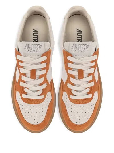Autry Medalist Low Lace-up Sneakers In Multi