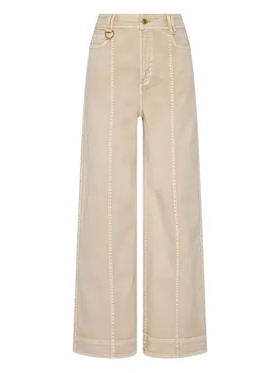 对比阔腿牛仔裤