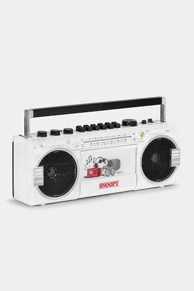Retrospekt Peanuts Snoopy Bx-85 Cassette Player Boombox In White At Urban Outfitters In White