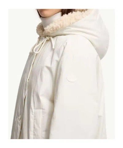 Moncler Nisiro Teddy-trimmed Hooded Short Down Jacket In White