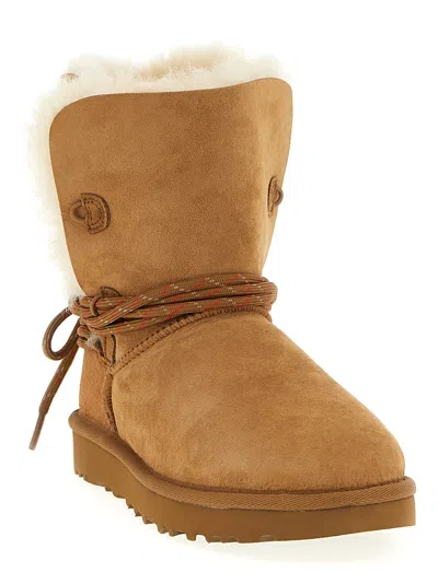 Ugg Stivaletto W Classic Bailey Tie Chestnut In Brown