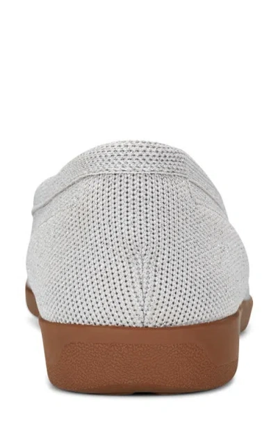 Easy Spirit Devitt Flat In Gray