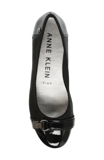 Anne Klein Akable Flat In Black