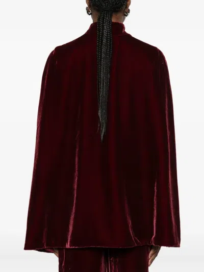 高领丝绒斗篷