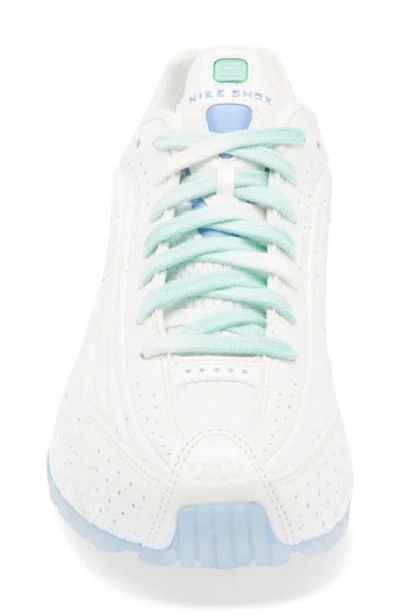 Nike Shox R4 Sneaker In White