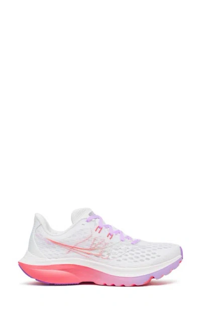 Saucony Kinvara Running Shoe In White