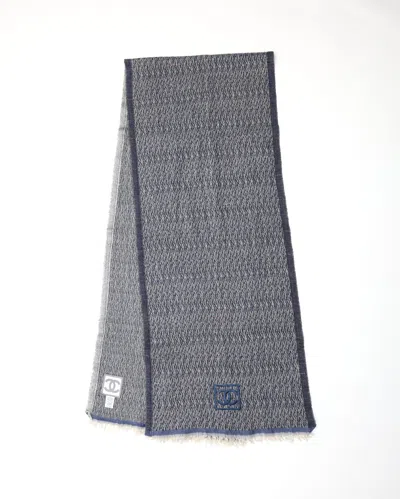Pre-owned Chanel Wool Scarf In Multi