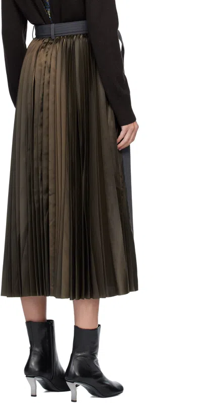 Sacai Pleated Skirt With Belt And Stripes In Gray
