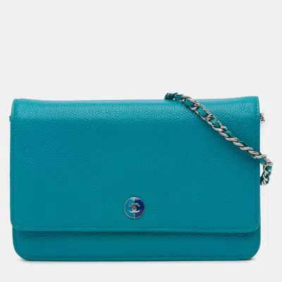 Pre-owned Chanel Blue Caviar Bicolor Cc Wallet On Chain