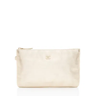 Pre-owned Chanel 22 Pochette In Gold