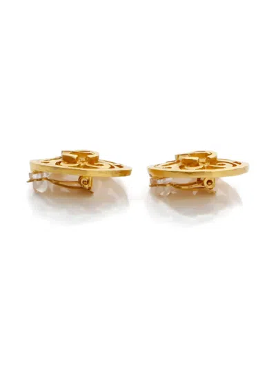 Pre-owned Chanel 1995 Signature Interlocking Cc Logo Clip-on Earrings In Gold