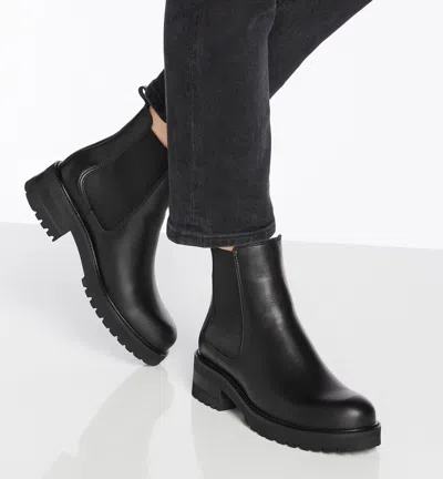 La Canadienne Wave Leather Bootie In Black