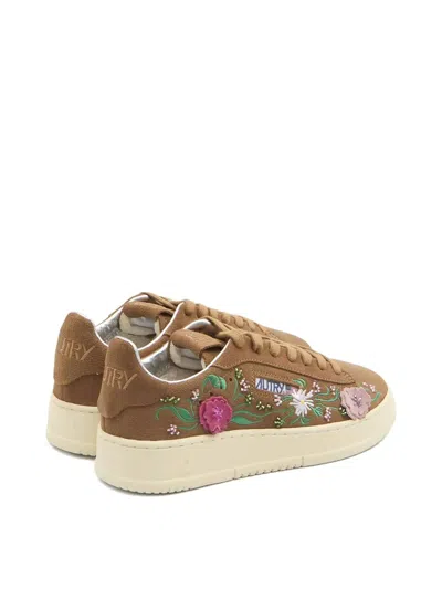 Autry Dallas Low Sneakers With Embroidered Floral Details In White