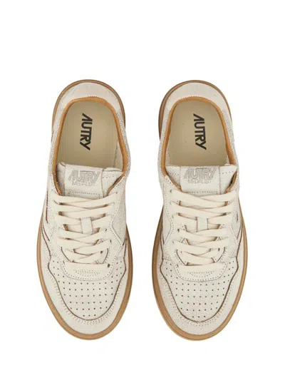 Autry Medalist Low Sneaker In White