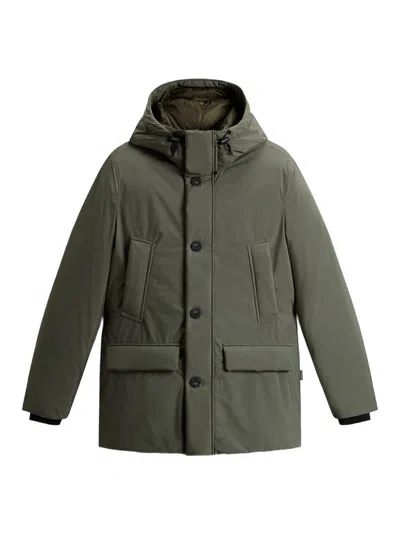 Woolrich Hooded Button-fastening Padded Jacket In Green