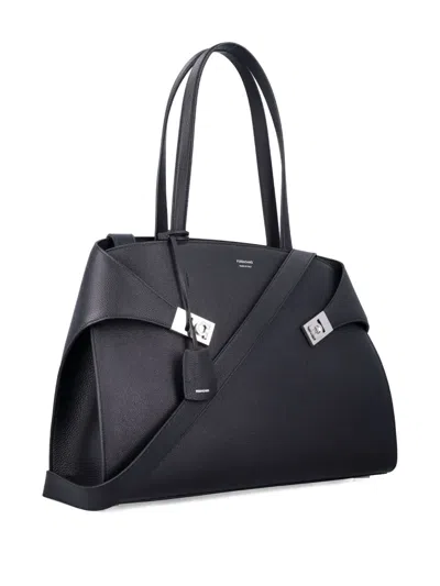 Ferragamo Hug Top-zip Leather Shoulder Bag In Black