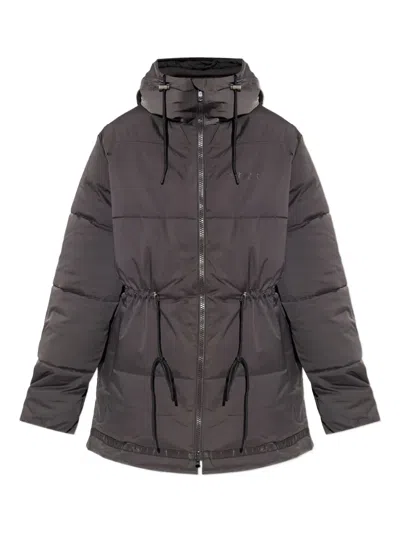 LOGO印花填充夹克