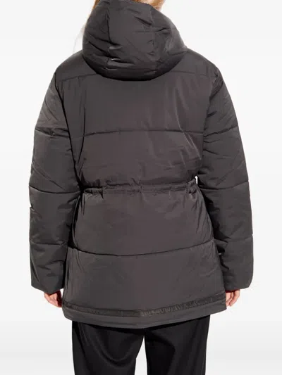 LOGO印花填充夹克