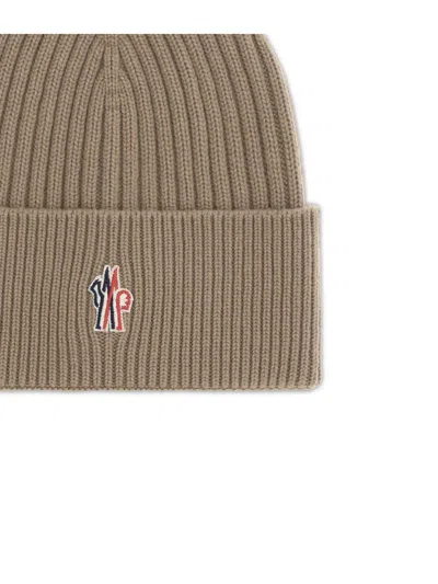 Moncler Ribbed Logo-patch Beanie Hat In Brown