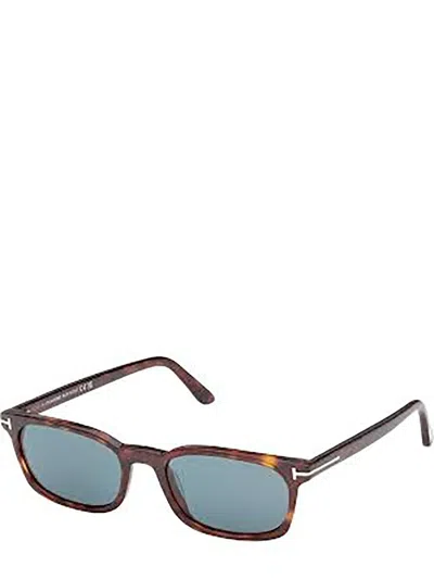 Tom Ford Eyewear Rectangular Frame Sunglasses In Gold