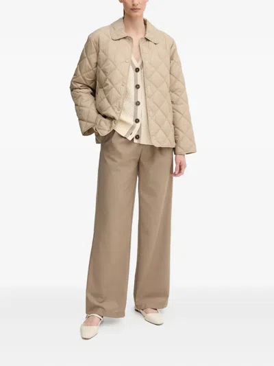 Gant Quilted Collared Jacket In Neutral