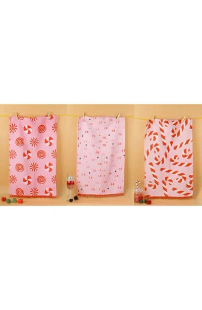 Tiramisu Fa La La Christmas Towel Set In Pink
