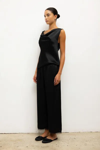 Leset Barb Shell Top In Black