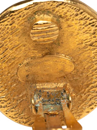 Pre-owned Chanel 20th Century Gold Plated Rue Cambon Round Clip On Earrings Costume Earrings