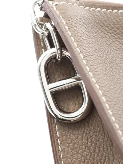 Pre-owned Hermes 2025 Ungo Pm Chaîne D'ancre Pouch In Neutral