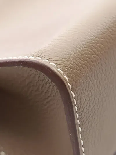 Pre-owned Hermes 2025 Ungo Pm Chaîne D'ancre Pouch In Neutral