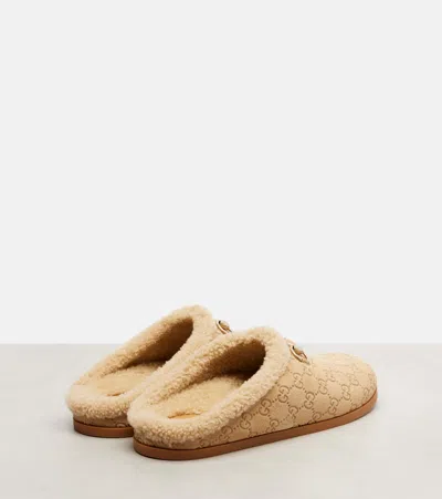 Gucci New Sol Suede Shearling Horsebit Mules In Neutral